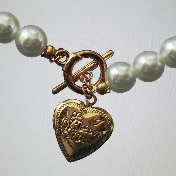 Faux Pearl Heart Locket Necklace - Picture 4 of 6